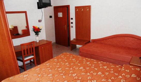 HOTEL PINETA San Menaio G.co (FG)