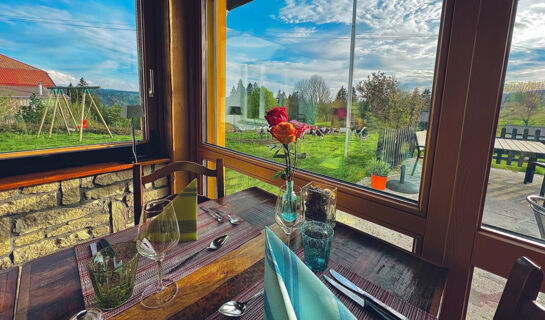 HÔTEL RESTAURANT LES CERNETS VAL-DE-TRAVERS Les Verrières