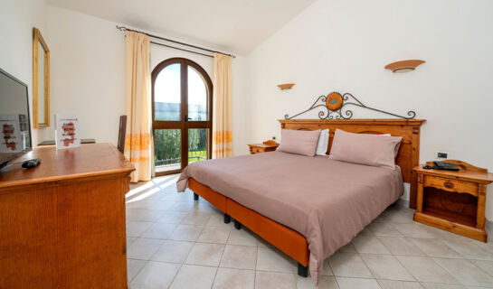 HOTEL RIBOT Arborea (OR)