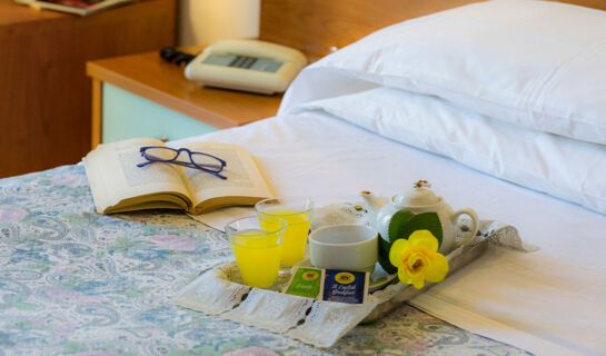 HOTEL LA DARSENA (B&B) Passignano Sul Trasimeno (PG)