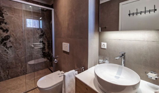 JOHN'S LODGE Les Collons