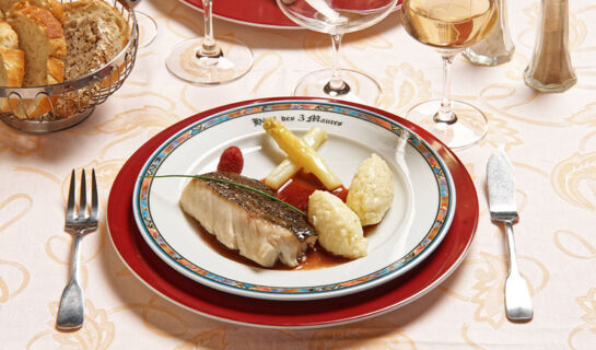 HÔTEL DES TROIS MAURES Couches