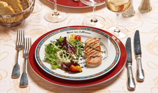 HÔTEL DES TROIS MAURES Couches