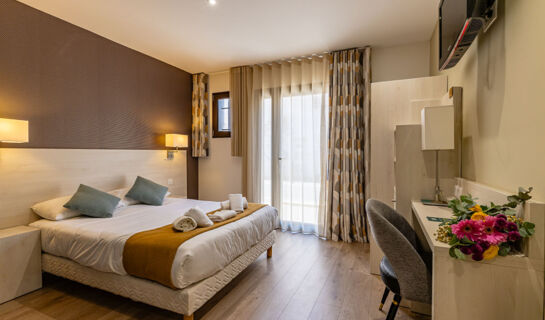 HÔTEL LE COURS Saint-Gilles du Gard