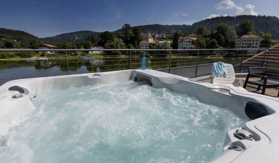 HÔTEL RESTAURANT LES CYGNES Villers-le-Lac