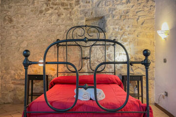 BORGO SAN VALENTINO HOTEL DIFFUSO Casteldilago