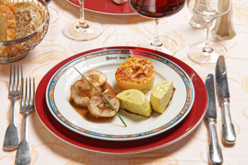 HÔTEL DES TROIS MAURES Couches