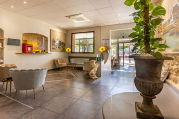 HÔTEL LE COURS Saint-Gilles du Gard