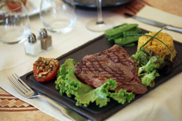 HÔTEL LE COURS Saint-Gilles du Gard