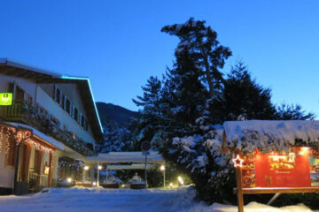 LOGIS HÔTEL LES PEUPLIERS Baratier