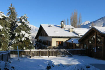 LOGIS HÔTEL LES PEUPLIERS Baratier