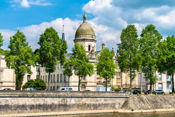 LE GRAND HÔTEL DE MAYENNE Mayenne